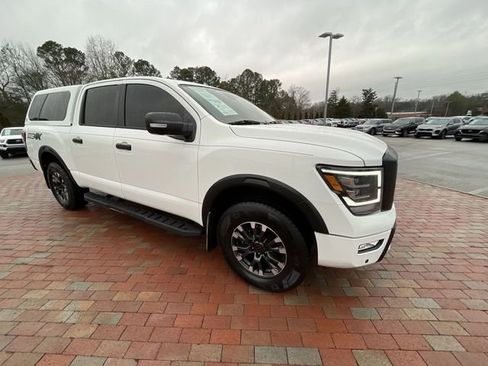 Used 2023 Nissan Titan PRO-4X w/ Pro-4x Convenience Package image 38