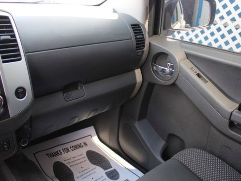 Used 2015 Nissan Xterra PRO-4X AWD/4WD image 26