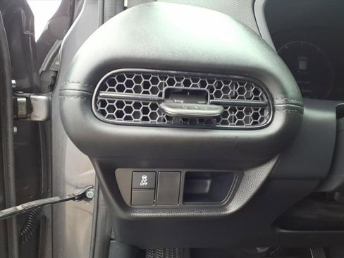 Used 2024 Honda HR-V LX image 32