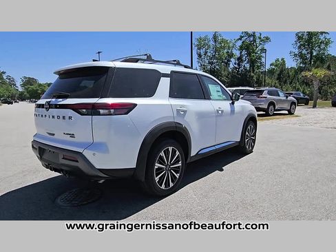 New 2026 Nissan Pathfinder Platinum AWD/4WD image 33