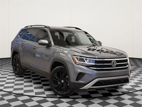 Used 2022 Volkswagen Atlas SE image 1