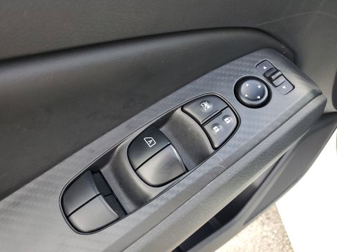 Used 2025 Nissan Altima 2.5 SV image 23