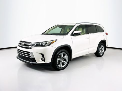 Used 2018 Toyota Highlander Limited image 3