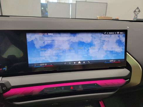 Used 2025 BMW X3 xDrive30i w/ Premium Package image 57