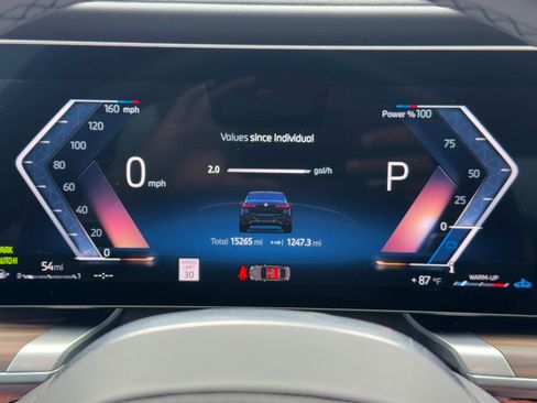 Used 2023 BMW 760i xDrive image 25