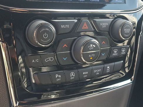 Used 2019 Jeep Grand Cherokee Limited X AWD/4WD image 25