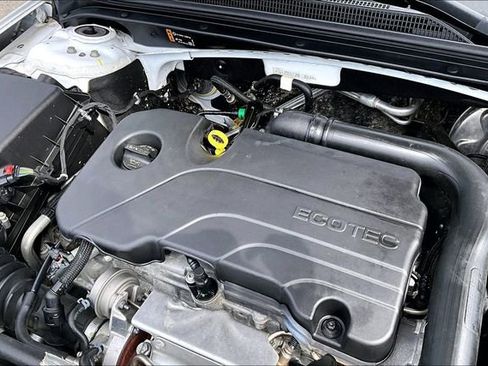 Used 2022 Chevrolet Malibu LT image 34