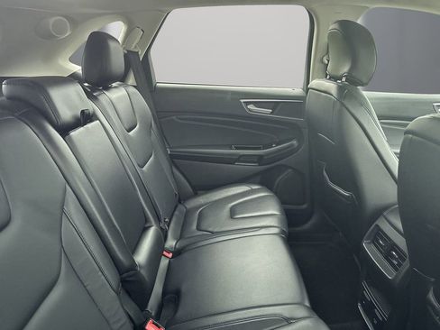 Used 2015 Ford Edge Titanium w/ Technology Package FWD image 11