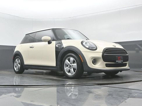 Used 2020 MINI Cooper 2-Door Hardtop FWD image 26