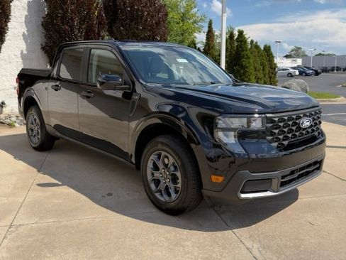 Used 2025 Ford Maverick XLT w/ Equipment Group 301A AWD/4WD image 7