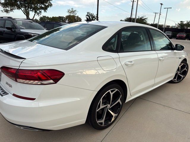 Used 2020 Volkswagen Passat 2.0T R-Line FWD image 4