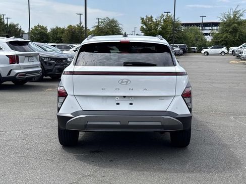 Used 2024 Hyundai Kona Limited AWD/4WD image 3