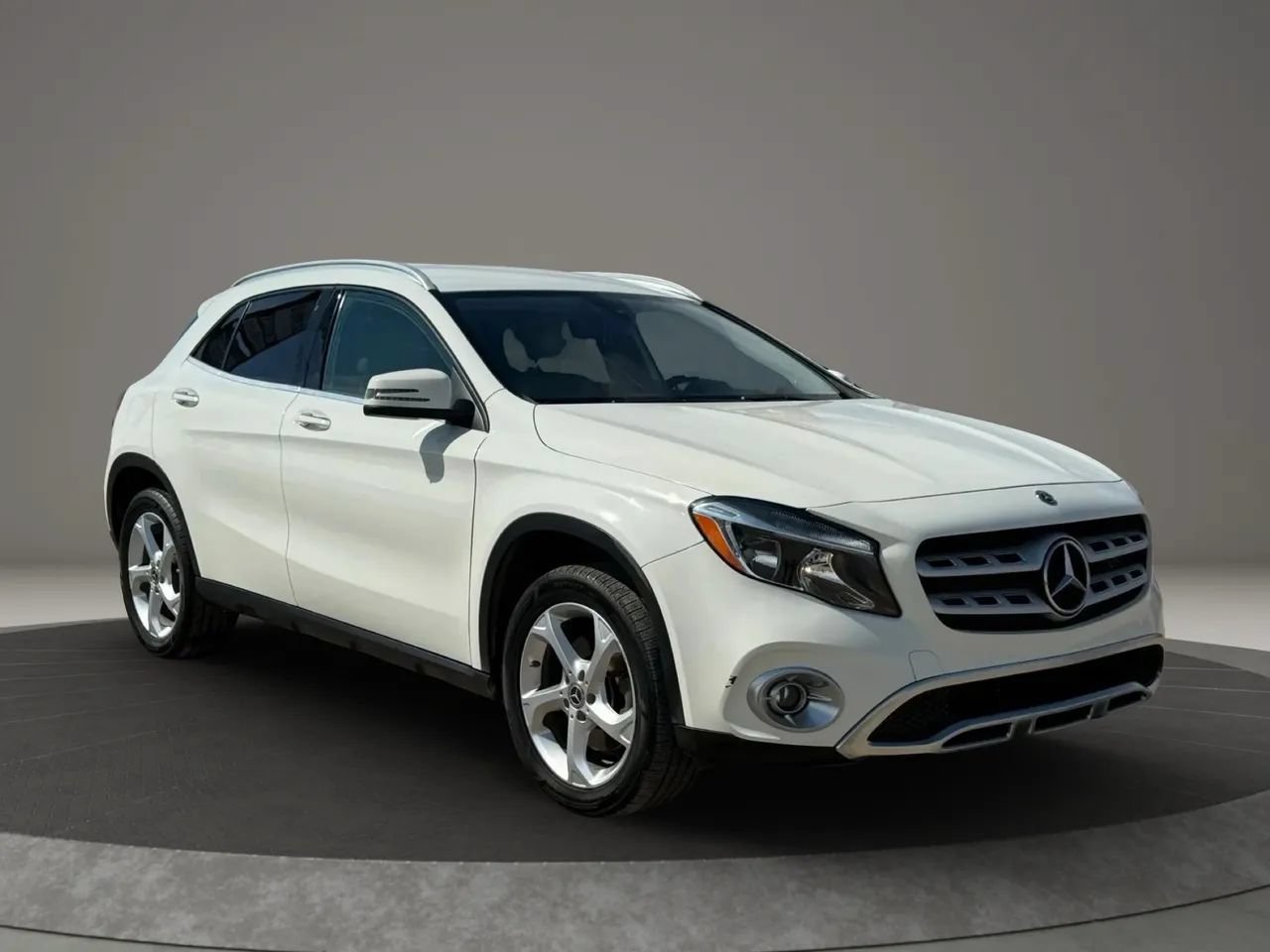 Used 2018 Mercedes-Benz GLA 250 w/ Premium Package image 5
