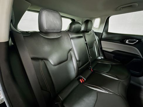 Used 2022 Jeep Compass Limited AWD/4WD image 24