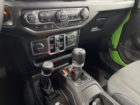 Used 2025 Jeep Wrangler Sport S image 22