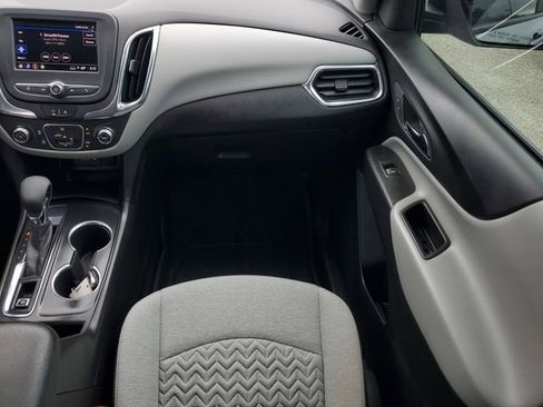 Used 2023 Chevrolet Equinox LS w/ LS Convenience Package FWD image 17