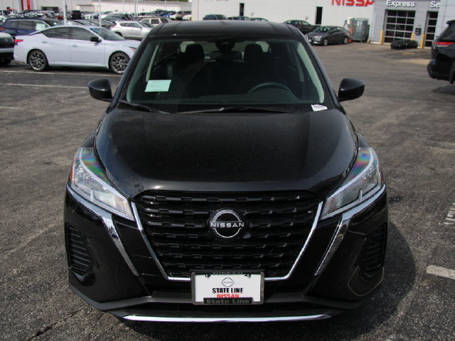 Certified 2025 Nissan Kicks Play S FWD image 7