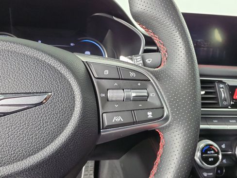 Used 2022 Genesis G70 3.3T RWD image 21