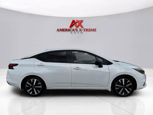 Used 2021 Nissan Versa SR image 6