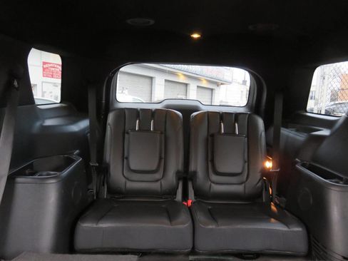 Used 2016 Ford Explorer XLT w/ Equipment Group 202A image 23