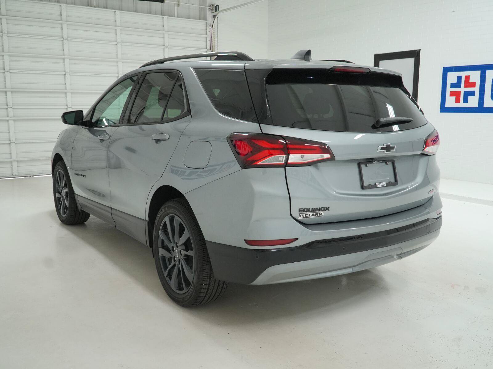 Used 2024 Chevrolet Equinox RS w/ LPO, Floor Liner Package FWD image 27