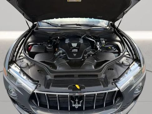 Used 2017 Maserati Levante AWD/4WD image 24