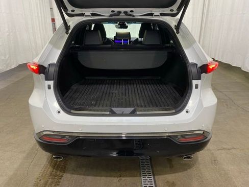 Certified 2024 Toyota Venza Nightshade image 12