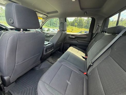 Used 2024 Chevrolet Silverado 1500 LT Trail Boss w/ Convenience Package II AWD/4WD image 12