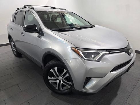 Used 2017 Toyota RAV4 LE AWD/4WD image 7