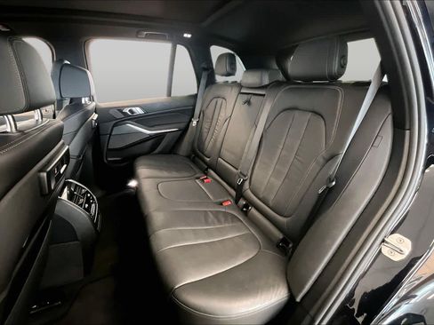 Used 2019 BMW X5 xDrive50i w/ M Sport Package AWD/4WD image 18