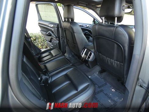 Used 2018 Porsche Cayenne AWD/4WD image 22