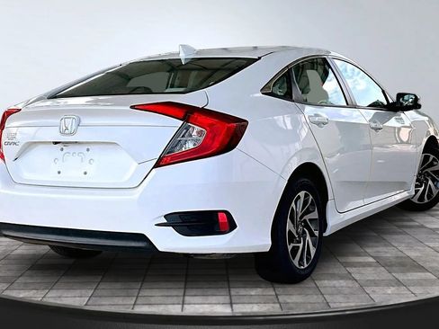 Used 2018 Honda Civic EX image 6