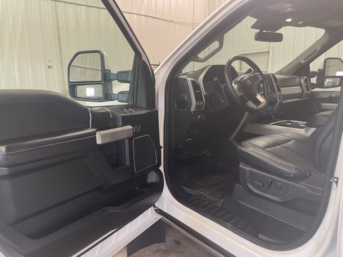 Used 2020 Ford F250 Lariat w/ Lariat Ultimate Package AWD/4WD image 8