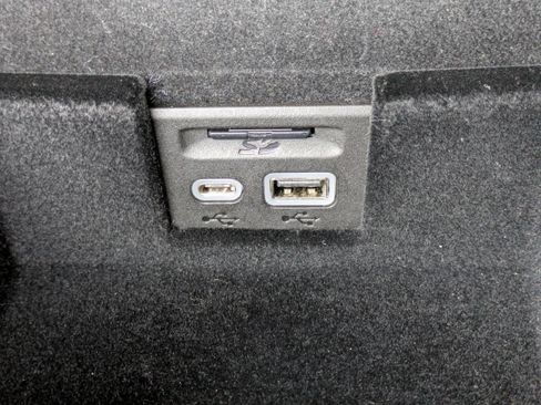 Used 2024 Cadillac XT6 Premium Luxury image 30