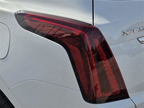 Certified 2025 Cadillac XT5 Premium Luxury image 11