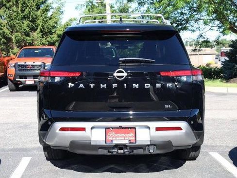Certified 2025 Nissan Pathfinder SL w/ SL Premium Package FWD image 6