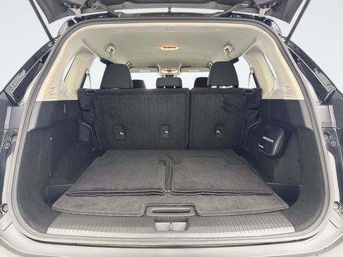 Used 2023 Nissan Rogue S image 18