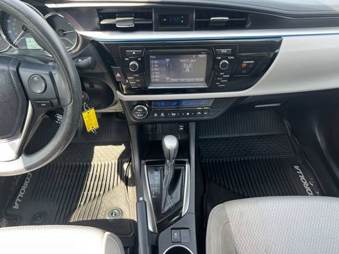 Used 2014 Toyota Corolla LE FWD image 11