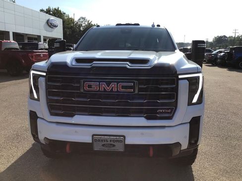 Used 2025 GMC Sierra 2500 AT4 w/ AT4 Premium Plus Package AWD/4WD image 6