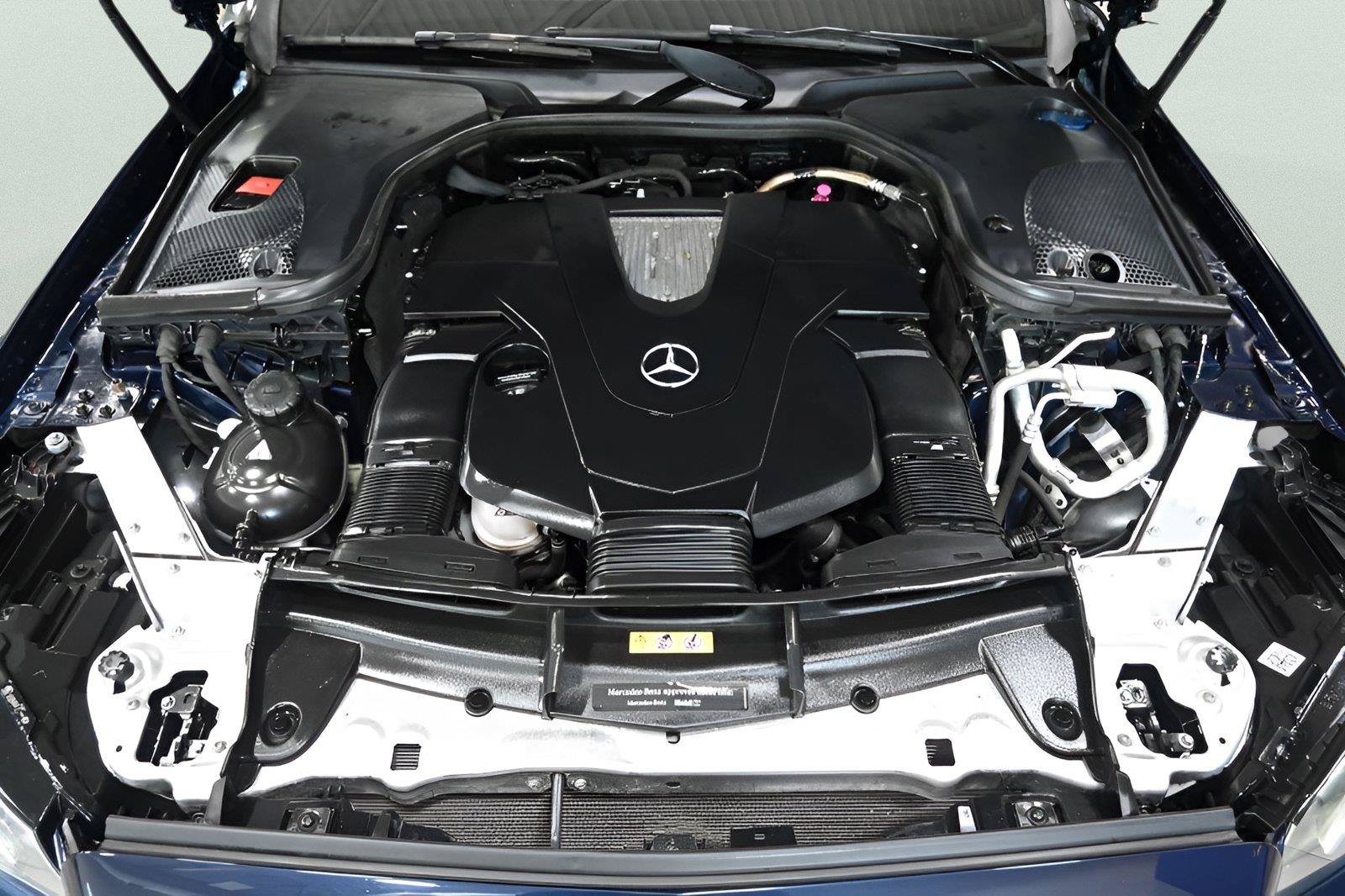 Used 2018 Mercedes-Benz E 400 4MATIC Wagon w/ Premium 1 Package image 36