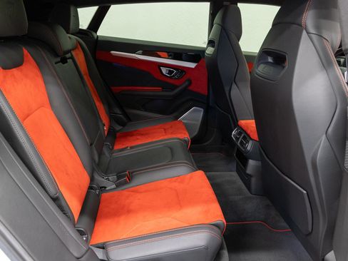Used 2019 Lamborghini Urus AWD/4WD image 15