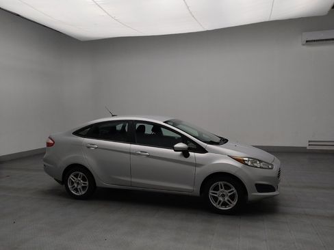 Used 2018 Ford Fiesta SE image 11