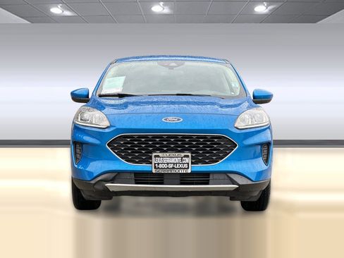 Used 2020 Ford Escape SE image 5