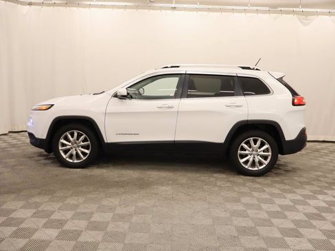 Used 2015 Jeep Cherokee Limited w/ Luxury Group AWD/4WD image 2