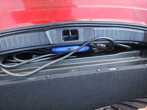 Used 2017 Toyota Prius Prime Premium image 25