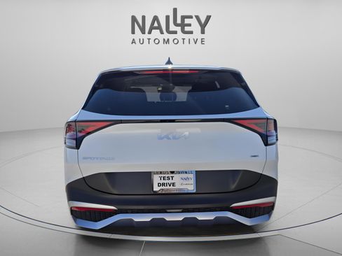 Used 2025 Kia Sportage LX image 4