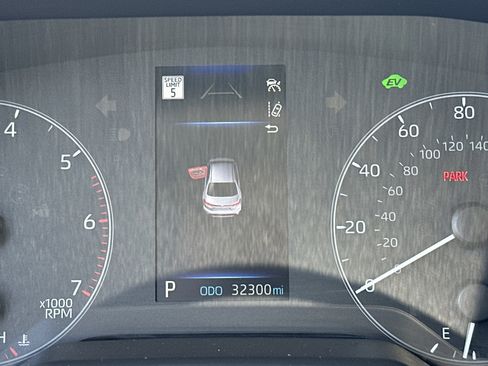 Used 2025 Toyota Corolla LE FWD image 22