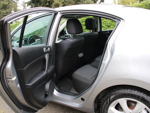 Used 2010 MAZDA MAZDA3 i Touring image 15