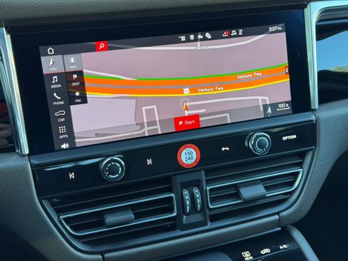 Used 2026 Porsche Macan image 21