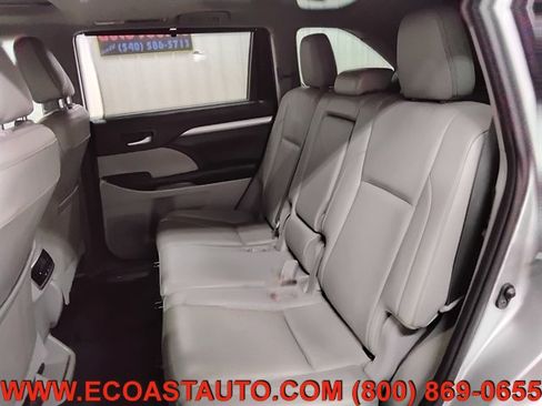 Used 2019 Toyota Highlander XLE image 13